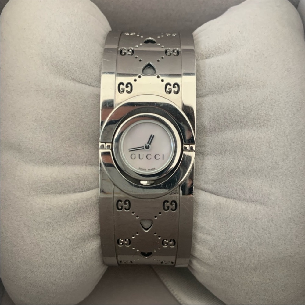 Gucci Mother of Pearl Twirl Watch